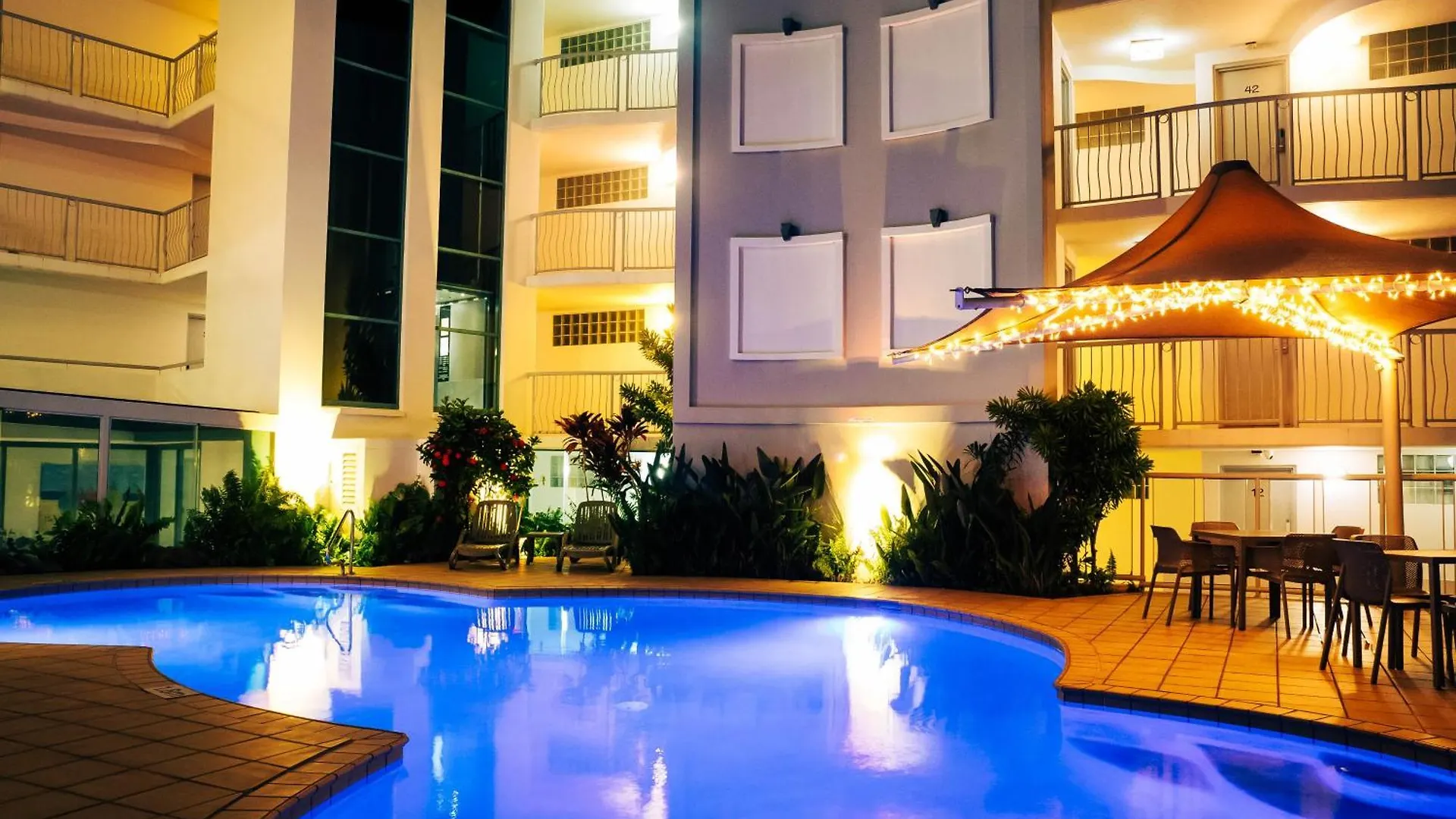 Resort Grand Palais Boolarong Beachside Apartments Alexandra Headland