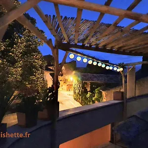 L'exquishette De Lourmarin, Un Nid Sur Les Toits. , Lourmarin France